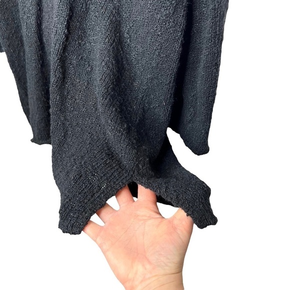 Tommy Bahama Black Knitted 3/4 Sleeve Pull On V-Neck Sweater Size Medium - Picture 8 of 13